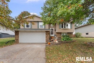 2508 W 60th Place, Davenport, IA 52806