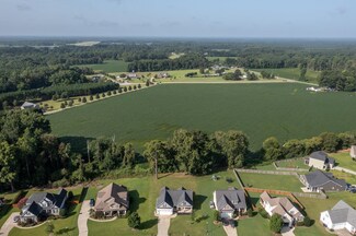 208 Braddock Dr, Lillington, NC 27546