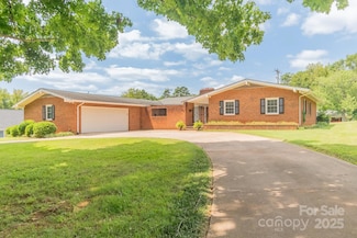 1405 Northcrest Dr, Albemarle, NC 28001