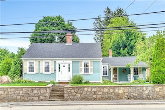 492 Oaklawn Ave, Cranston, RI 02920