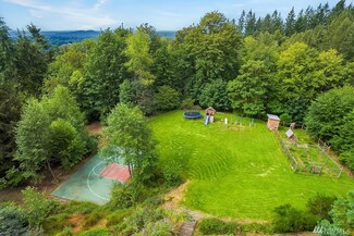 21127 SE 122nd St, Issaquah, WA 98027