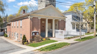 18 N Franklin St, Athens, NY 12015