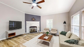 1274 Oakbrook Ln, Denver, NC 28037