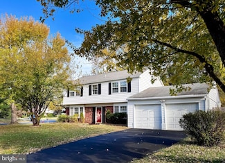 12801 Point Pleasant Dr, Fairfax, VA 22033