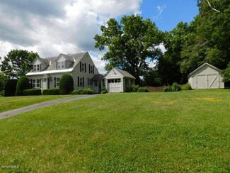 45 Bridges Rd, Williamstown, MA 01267