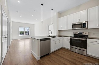 10 Willard Rd Unit 107, Norwalk, CT 06851