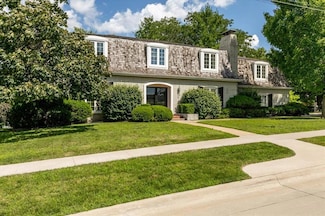 7819 Luin Ln, Windsor Heights, IA 50324