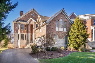 303 N Fremont St, Naperville, IL 60540