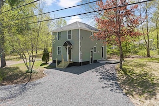 23 Depot Rd, Epping, NH 03042
