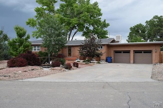 3 Twilight Ln, Pueblo, CO 81005