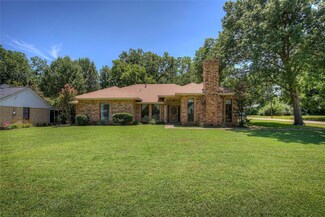 301 E Liberty St, Pilot Point, TX 76258