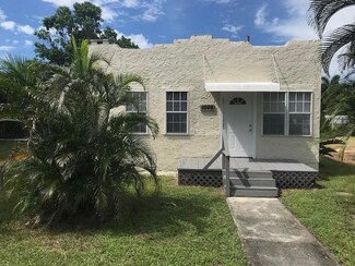1045 W Lakewood Rd, West Palm Beach, FL 33405