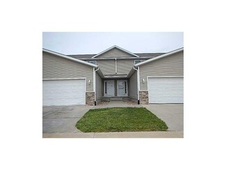 250 Kelso Ln, Fairfax, IA 52228