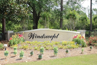 12 E Club House Dr, Freeport, FL 32439