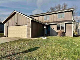 5708 SW Quail Cove Cir, Topeka, KS 66614