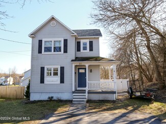 35 Burgoyne St, Schuylerville, NY 12871