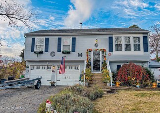 19 Transom Ln, Barnegat, NJ 08005