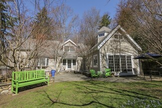 86 Hunting Ln, Sherborn, MA 01770