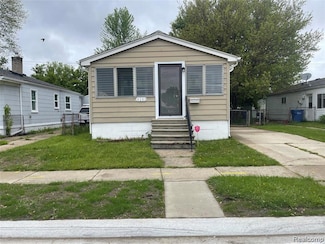 8283 Paige Ave, Warren, MI 48089