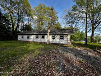 36 Degroat Rd, Hawley, PA 18428