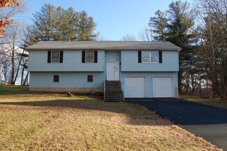 6212 Pinecrest Dr, East Stroudsburg, PA 18301