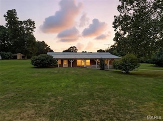 10443 Airport Rd, Mineral Point, MO 63660