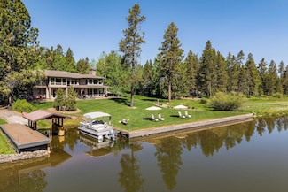 56688 Lunar Dr, Bend, OR 97707