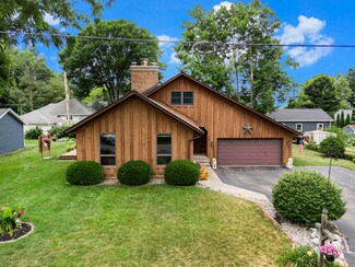 568 Lake Dr, Holland, MI 49423
