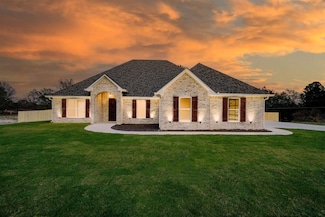 120 Pecan St, Kilgore, TX 75662