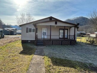 37 Eastdale St, Clear Fork, WV 24822