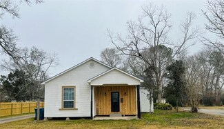 710 5th St, Jennings, LA 70546