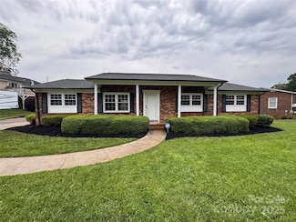 1735 Hollandale Dr, Gastonia, NC 28054