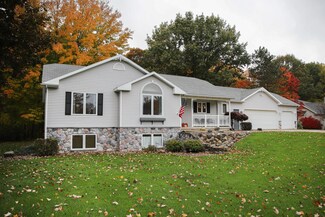 12261 White Pine Dr, Allendale, MI 49401