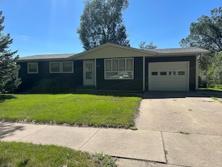 1465 Idaho Ave SE, Huron, SD 57350