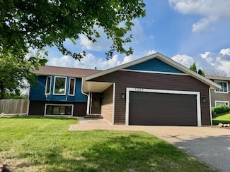 1327 Windcrest Ave, Saint Paul, MN 55123
