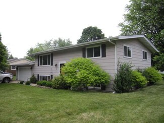 767 S High St, Paxton, IL 60957