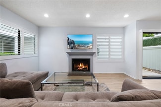 27114 Hidaway Ave Unit 3, Canyon Country, CA 91351