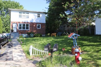 12 Limerick Dr, Albany, NY 12204
