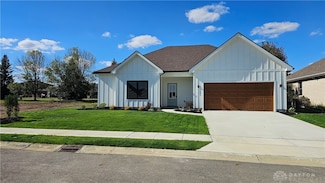 1481 Lantern Ln, Troy, OH 45373