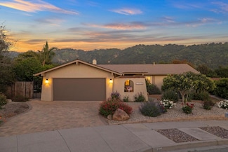 10440 N Karen Ave, Oak View, CA 93022