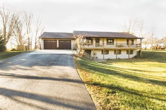 208 Willow Ln, Dixon, IL 61021