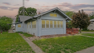110 E Center St, Mount Morris, IL 61054