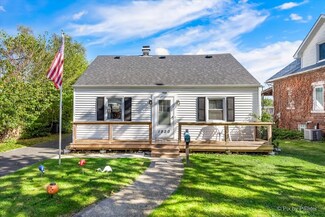 1920 N Hickory St, Crest Hill, IL 60403