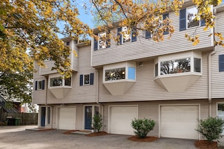 31 Ashland St Unit 6, Watertown, MA 02472
