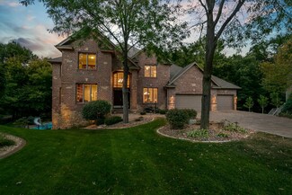 1504 Summit Oaks Ct, Burnsville, MN 55337