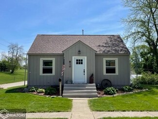 810 Park St, Tama, IA 52339