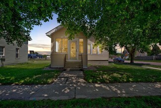 623 3rd St SW, Waseca, MN 56093