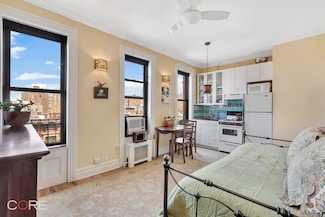 96 Perry St Unit B21A, New York, NY 10014