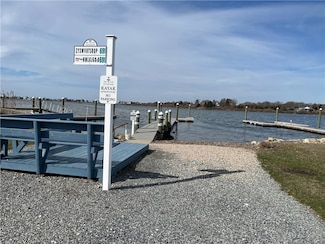 691 Succotash Rd, Wakefield, RI 02879