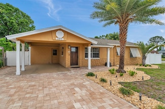 4815 Plantation Dr, Tampa, FL 33615